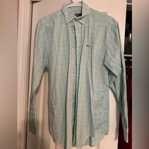 Vineyard Vines button down. Men’s size small